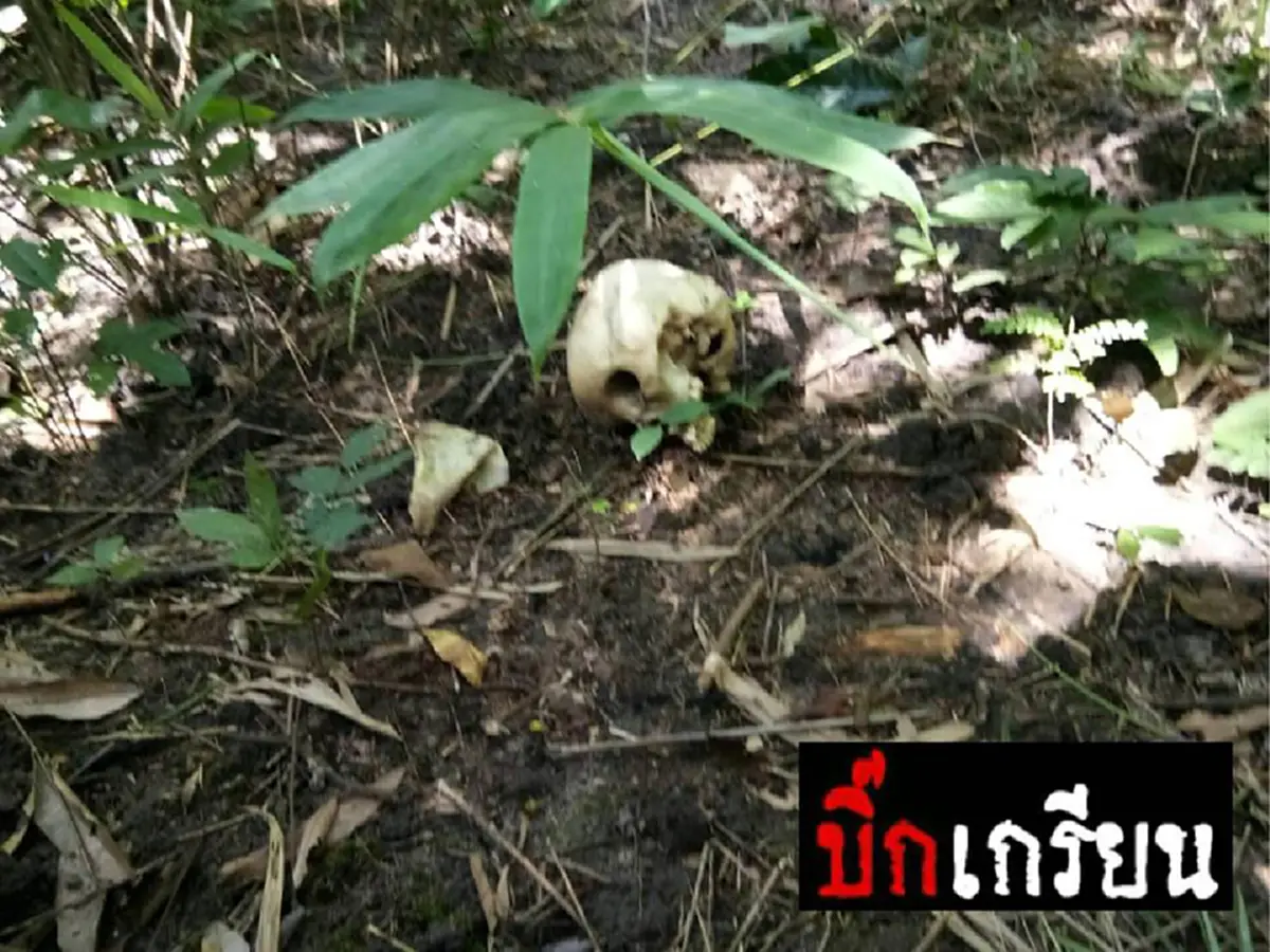 ได้พักแล้วนะแม่!! เผยภาพ "แม่ ผอ.อ้อย" ทรุดลงบนพื้น หลังพบร่างลูกสาว ทั้งเหนื่อย ทั้งเศร้า แต่ไม่ท้อ หลังพวกชั่วต้องชดใช้กรรม!! (ชมภาพ)