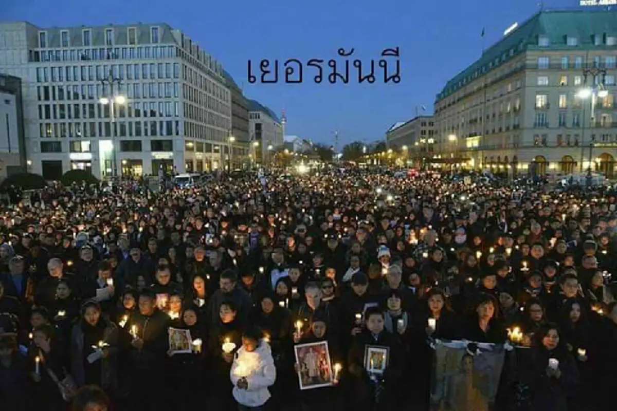 "ชาติที่ยิ่งใหญ่ไม่จำเป็นต้องเป็นชาติมหาอำนาจที่มีแต่อาวุธสงคราม" เปิดภาพคนไทยในต่างแดนและชาวต่างชาติร่วมใจส่งพ่อหลวงพร้อมคนไทยทั้งประเทศ