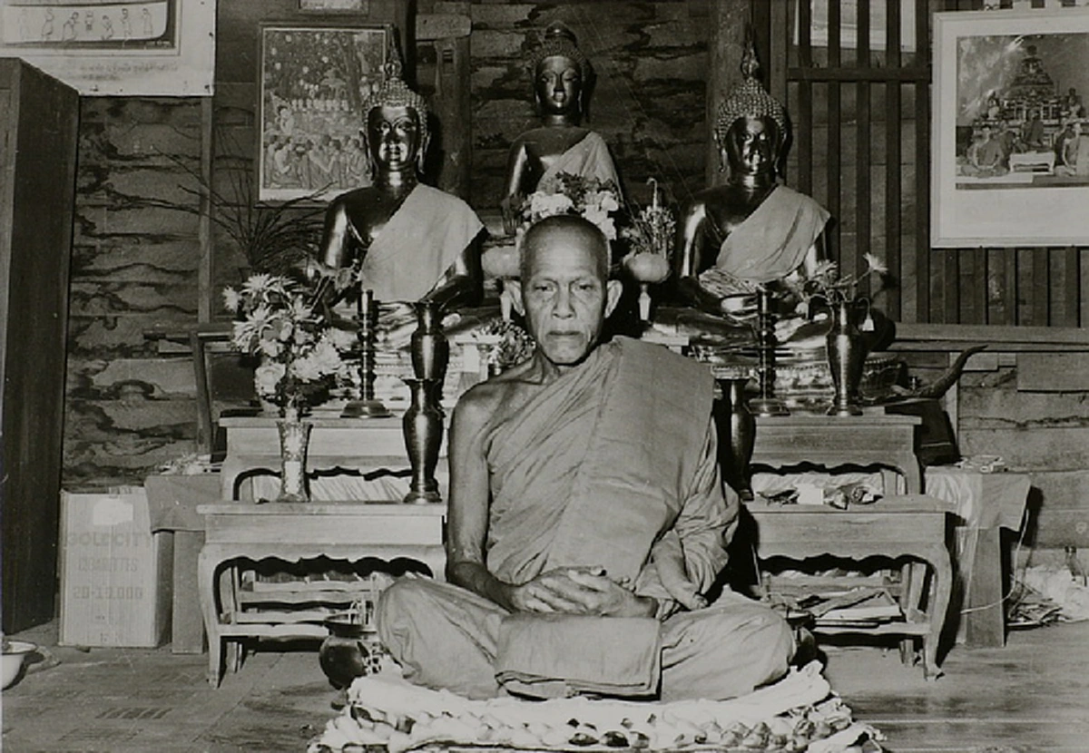 บารมี "หลวงปู่ตื้อ" สุดอัศจรรย์ !!! เมื่อ...วิญญาณพระราชาเมืองตองฮู้ มาชี้ว่า มีรอยพระพุทธบาทกลางแม่น้ำ และเป็นจริงตามคำบอกเล่าทุกประการ !!!