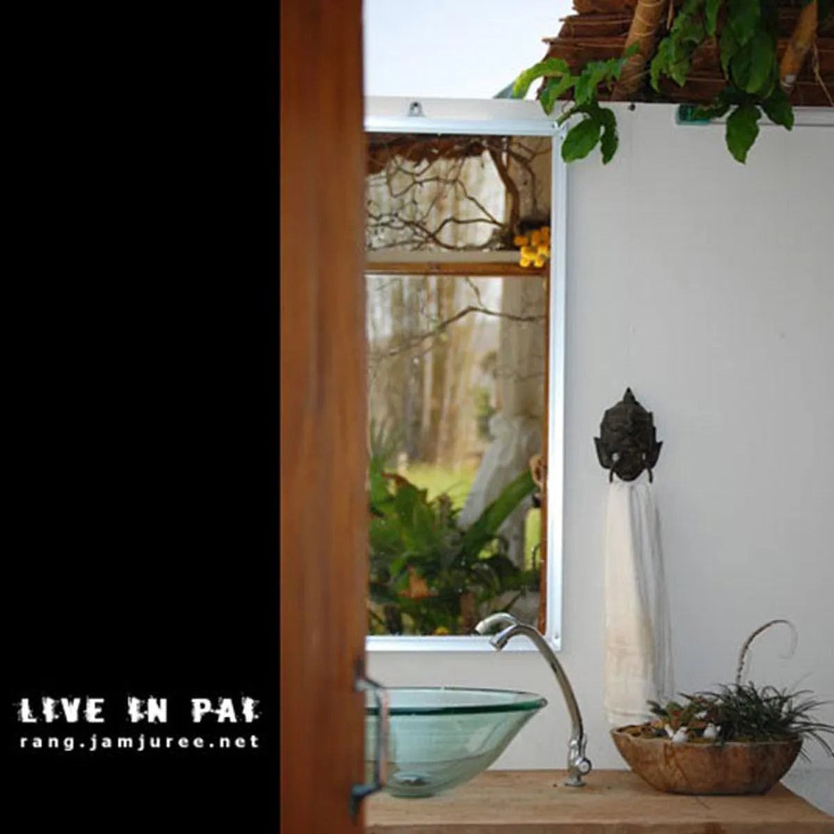 ไอเดียโคตรบรรเจิด!!สามคนพี่น้อง ช่วยกันสร้างกระท่อมไม้ไผ่ไว้อยู่เองหลังเล็กๆ แต่แข็งแรง อยู่ได้ถาวร..พอได้เห็นข้างในแทบตาค้าง มันสุดยอดจริงๆ