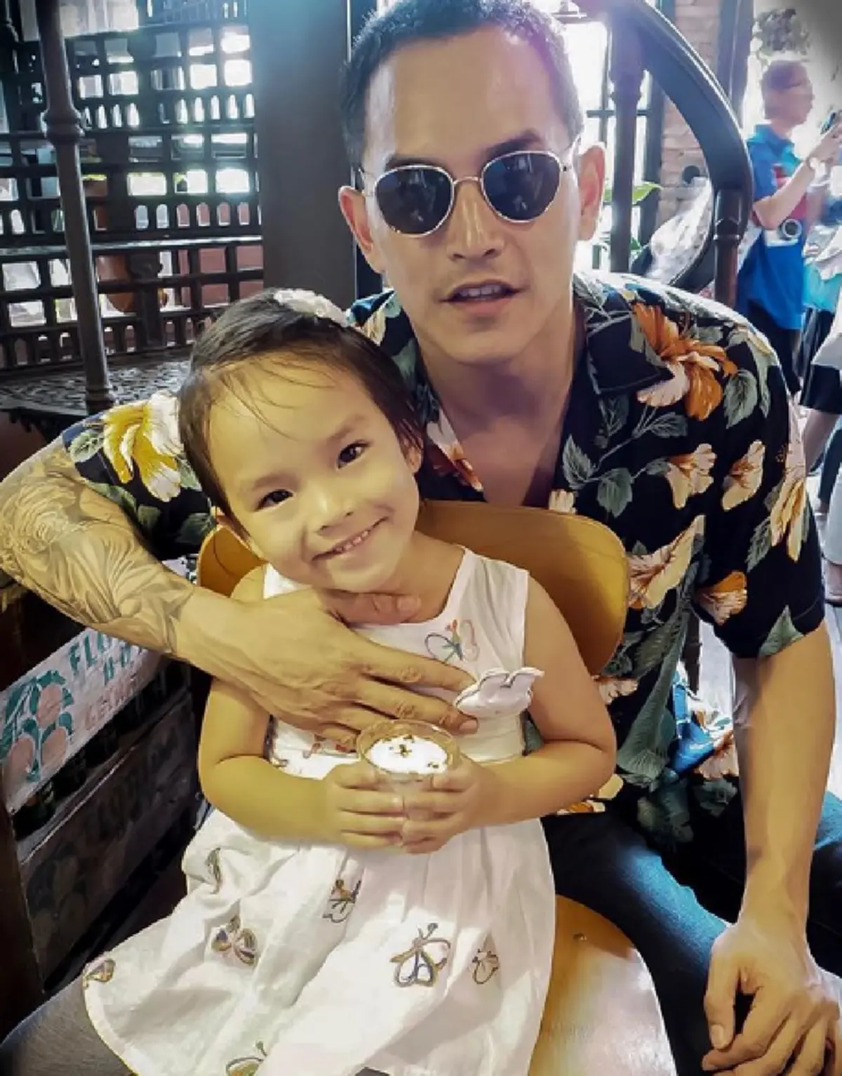 ครั้งสุดท้าย "แอฟ" เปิดใจหลังเซ็นใบหย่ากับ "สงกรานต์"  ตอกย้ำความรู้สึก 2 ปีที่อดทนรอวันนี้