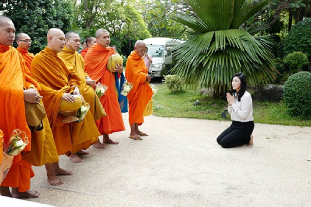บุญจะพอให้หลุดคดีหรอ !?! “ยิ่งลักษณ์” เดินสายทำบุญก่อนวันตัดสินคดีจำนำข้าว !!! ต้องวัดดัง ของขลัง ขนาดไหนถึงช่วยไหว...25 นี้ชี้เป็นชี้ตาย