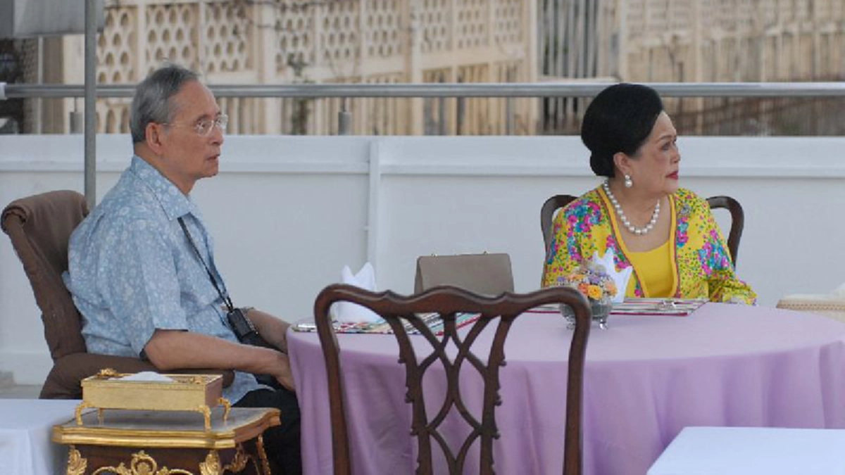 "แม่เรากลับหัวหิน กันมั้ย"พระราชดำรัสที่ในหลวง ร.๙ ทรงตรัสกับพระราชินีอย่างที่ใครได้ยิน ต้องบอกว่าหวาน และน่ารักสุดหัวใจ ที่ทรงมีต่อกัน