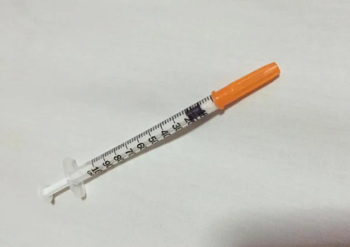 #ไฮ "แฮชแท็กยอดนิยมในทวิตเตอร์ แฮชแท็กขายยาแนบวิธีใช้นัดสวิงกิ้งหมู่จนเป็นเรื่องปกติ "ของเล่นชิ้นใหม่ภัยสังคม" (รายละเอียด)