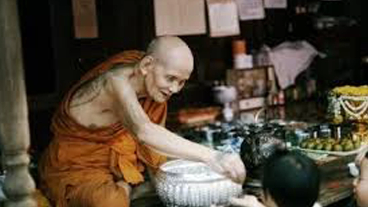 “กินก็ตาย ไม่กินก็ตาย” ปริศนาธรรมที่หลวงปู่ดู่ตอบแก่ลูกศิษย์จนใครใครต้องแอบยิ้มกันทำไมถึงเป็นเช่นนั้น