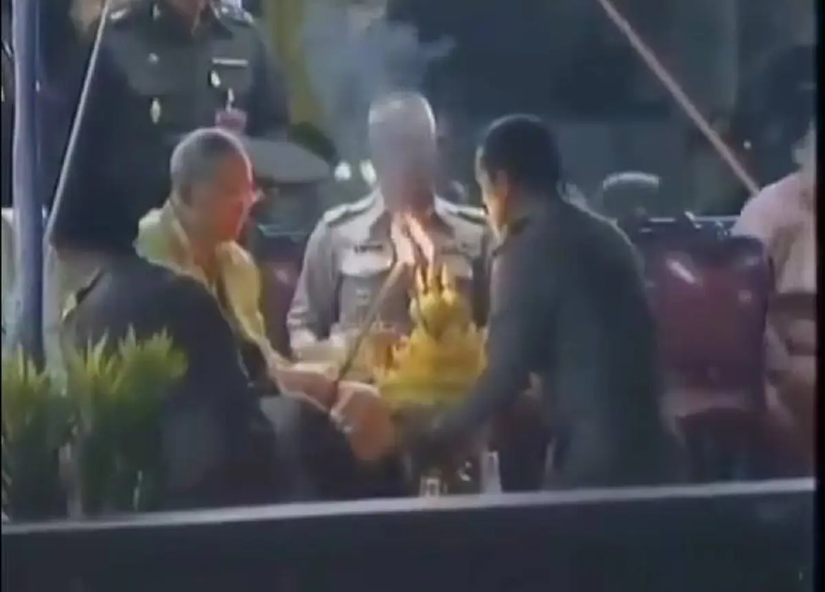 แชร์เก็บไว้ในความทรงจำ!! "กระทงของพ่อ" ประทีปสุดท้าย ภาพสุดท้าย ที่คนไทยใด้เห็น เจ้าพระยาคืนนี้_ไม่มีกระทงพ่อแล้ว (ชมคลิป)