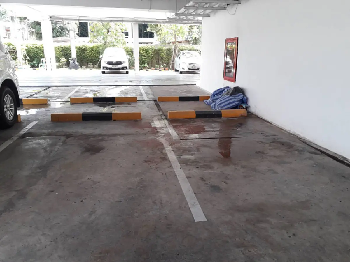 ที่จอดรถ