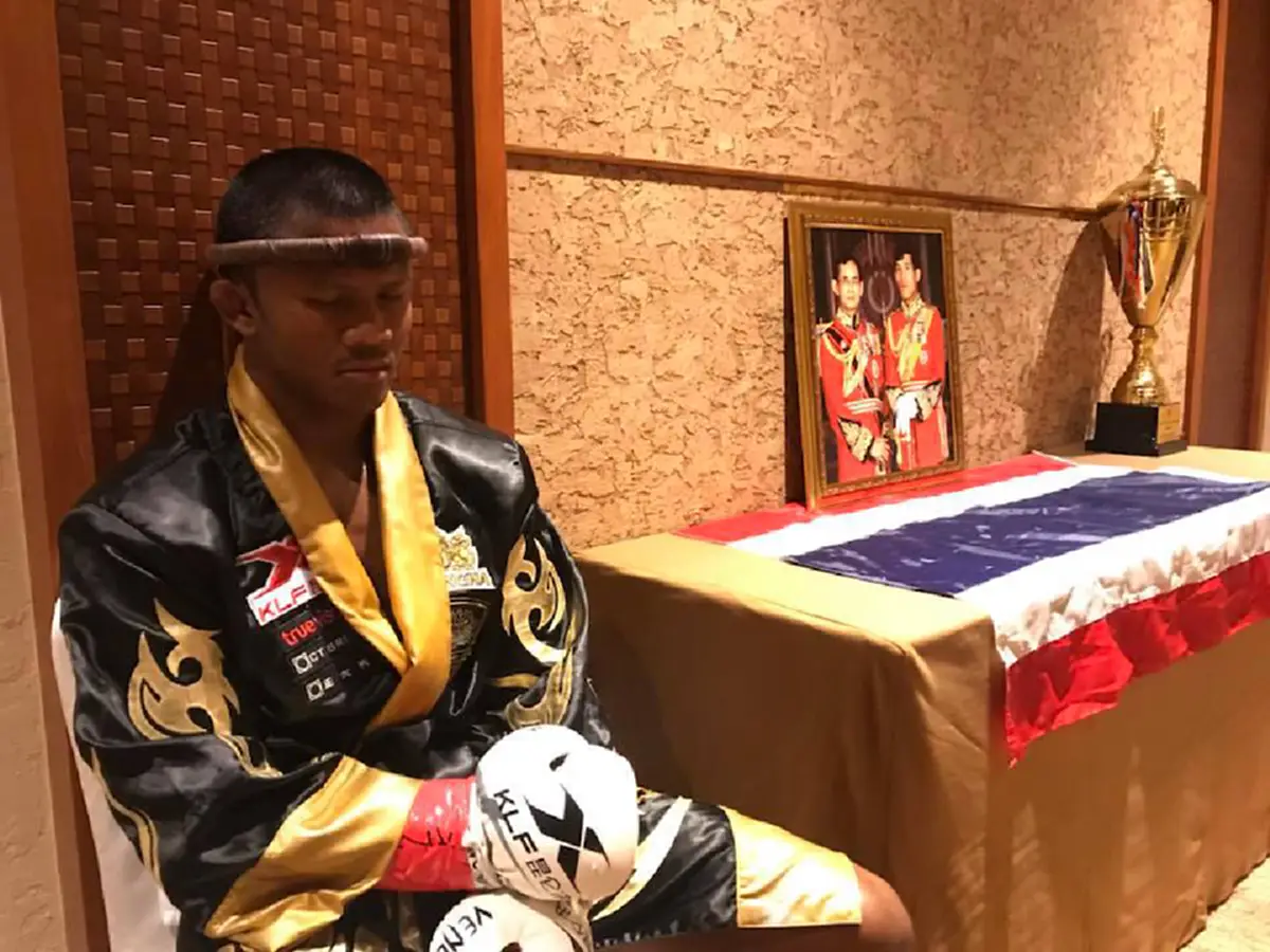 ก็คนมันเท่..ให้ทำไง!! "บัวขาว" ชอบใจภาพเเอ็คชั่นเท่ๆจากเเฟนคลับ..ไฟต์น็อค"กังหันนรก" ..ใครทำรายงานตัวด้วย??!!มารับรางวัลได้(คลิป,รายละเอียด)