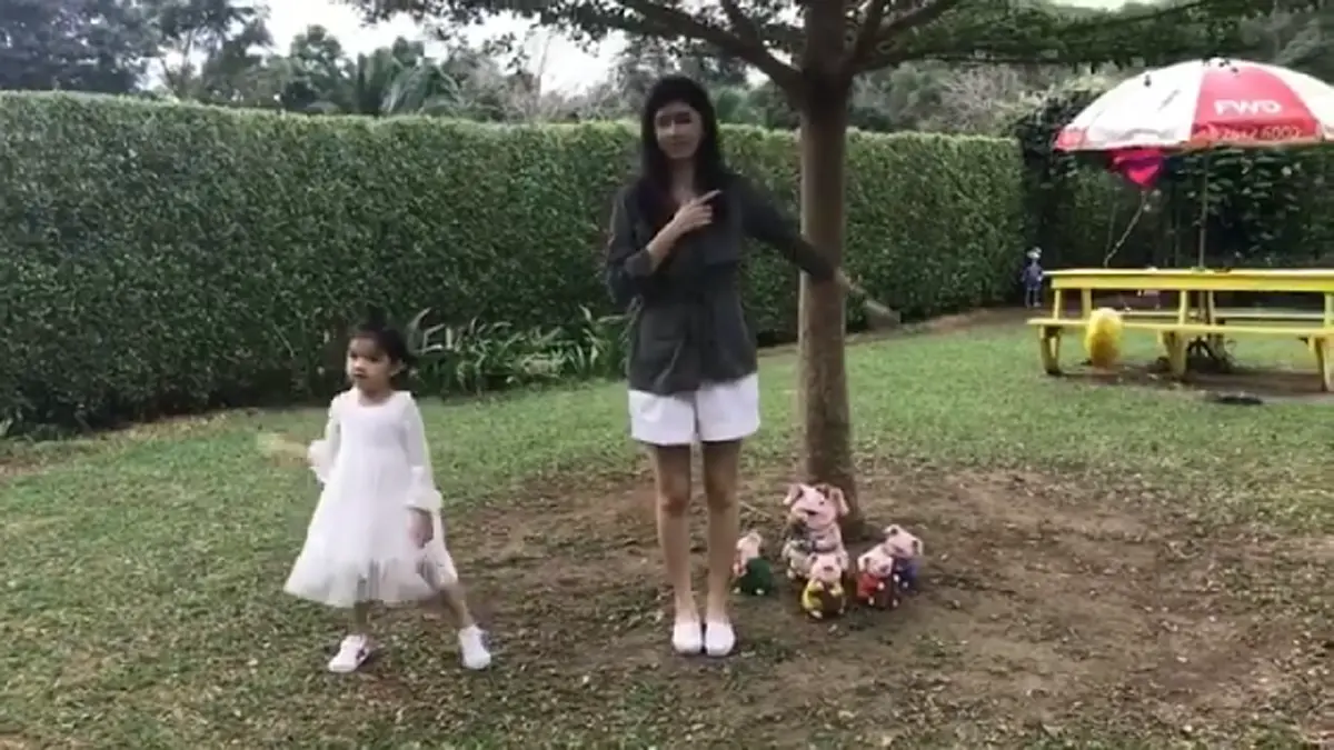 ดุ๊กๆ...ดิ๊กๆ!! แม่โบว์แวนด้า - น้องมะลิ เต้นโชว์เพลง "คุกกี้เสี่ยงทาย" ของสาวๆ BNK48 จะเป๊ะแค่ไหนต้องลองดู!!