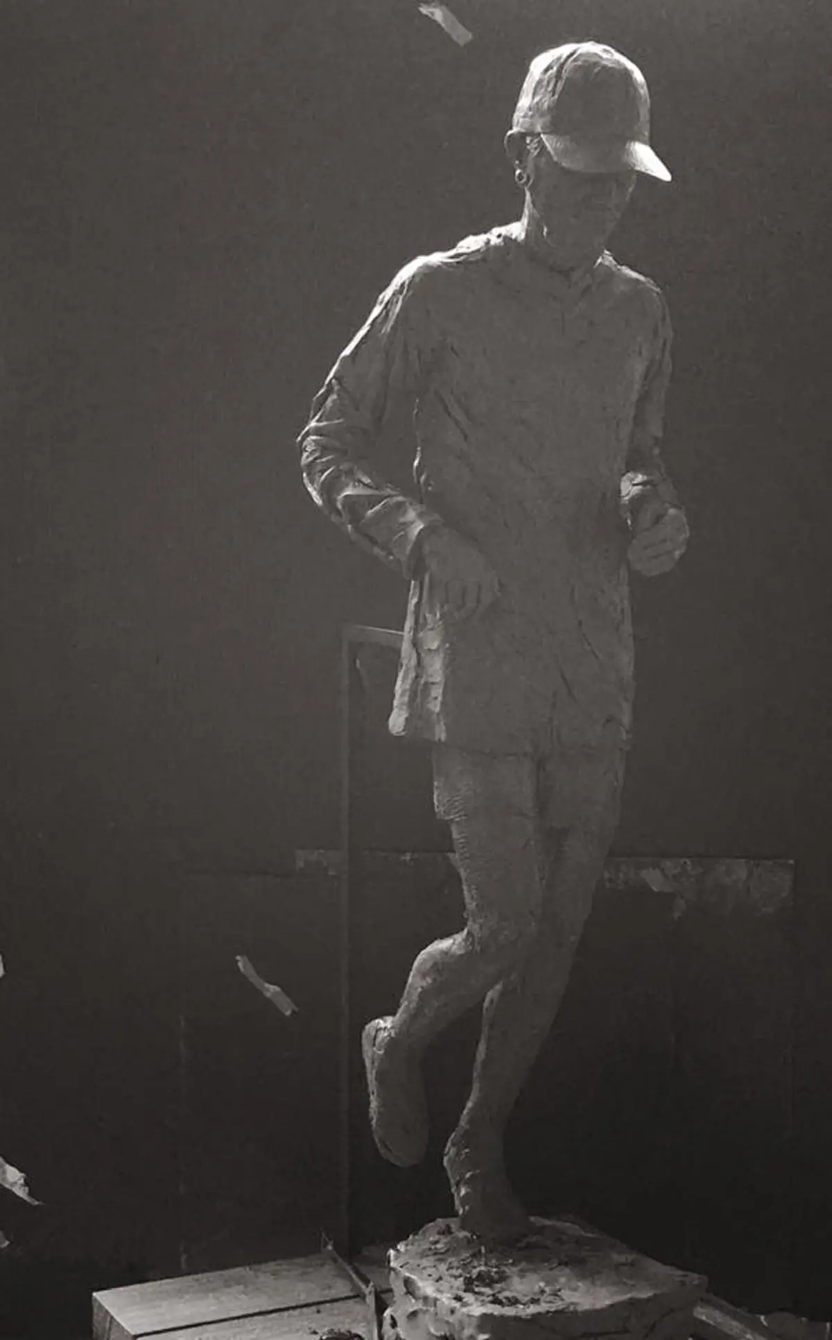 ยกย่องในความดี!! "อ.นักปั้นมือทอง" ที่เคยทำงานสนองพระราชดำริ"ในหลวง ร.9" ..เตรียมมอบรูปปั้นจากขี้ผึ้งให้กำลังใจ "ตูน บอดี้สเเลม" (ชมภาพ)