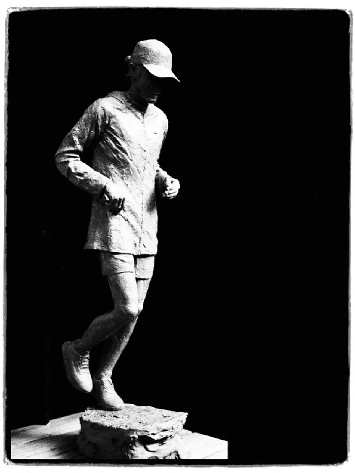 ยกย่องในความดี!! "อ.นักปั้นมือทอง" ที่เคยทำงานสนองพระราชดำริ"ในหลวง ร.9" ..เตรียมมอบรูปปั้นจากขี้ผึ้งให้กำลังใจ "ตูน บอดี้สเเลม" (ชมภาพ)