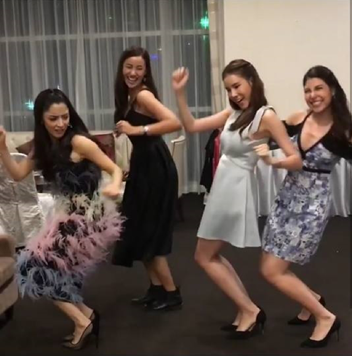 #ก็ว่าจะไม่แล้วเชียว ?? "พิ้งกี้ สาวิกา" ชวนแก๊งเพื่อนสาว Cover เพลงฮิต "ปานามา" ! สนุกจนลืมสวยกันไปเลย !! (คลิป)