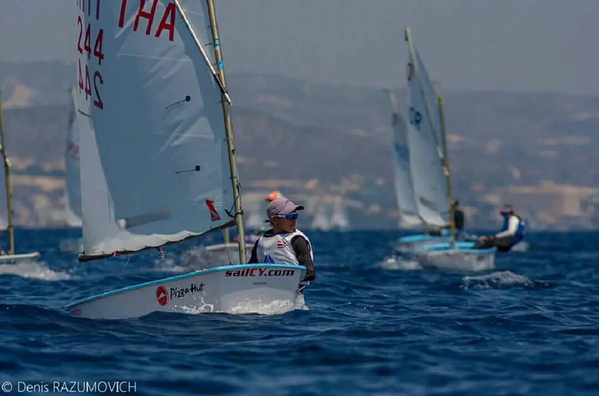 ข่าวใหญ่ข้ามทวีป 5 เยาวชนทีมชาติไทยร่วมใจคว้าแชมป์โลกแข่งเรือใบ 2018 สถิติสุดยอดคว่ำอิตาลีรอบชิง