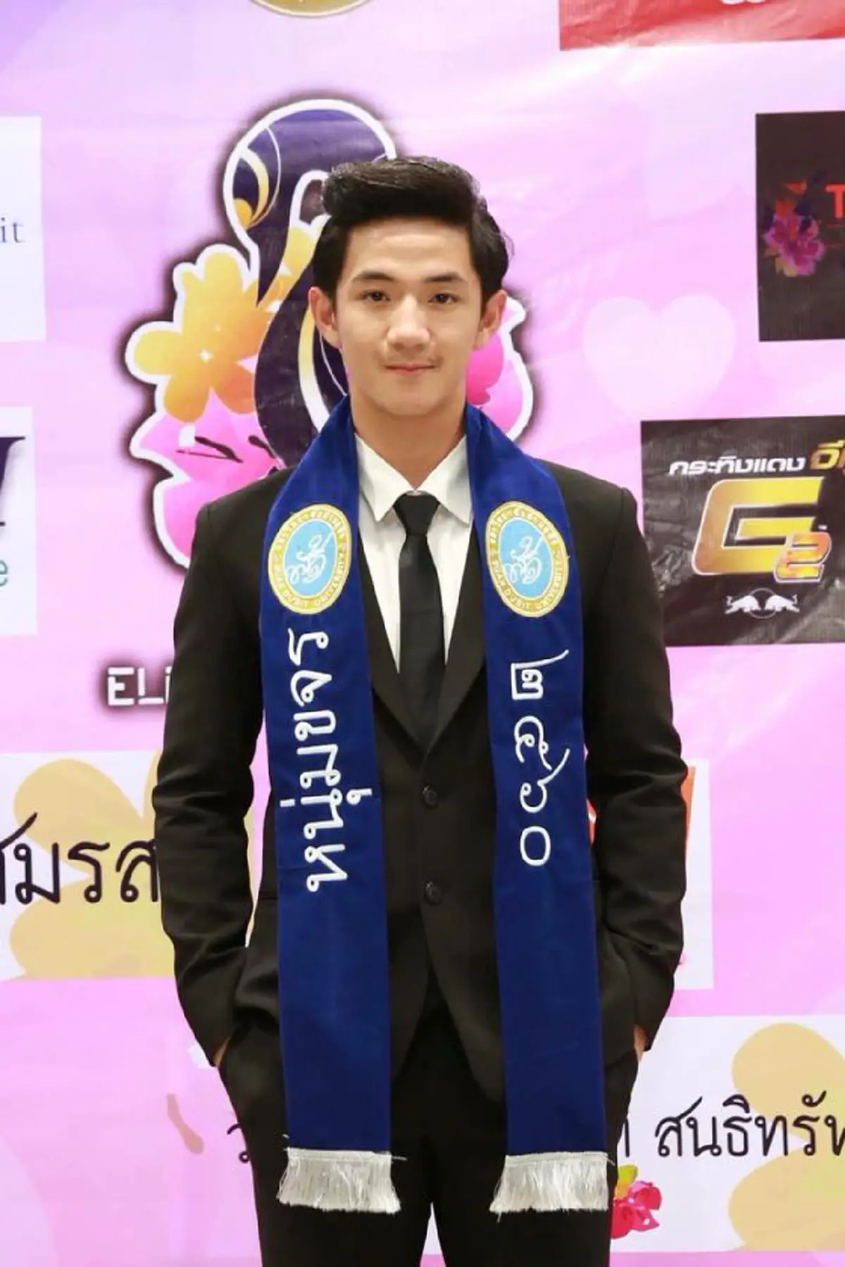 #งานนี้สาวๆต้องร้องกรี๊ดดด!! เปิดวาร์ป “น้องดรีม” อาสาจับงู หน้าตาดี โปร์ไฟล์ไม่ธรรมดา เรียกได้ว่า หล่อ ลำ มาก !! (ชมคลิป)