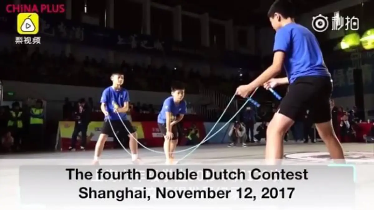 สุดยอดจริงๆ!!!!!! เผยคลิป เด็กชายจีนวัย 11 ปี เท้าไฟ ผู้กระโดดเชือกได้ไวที่สุดในโลก (ชมคลิป)