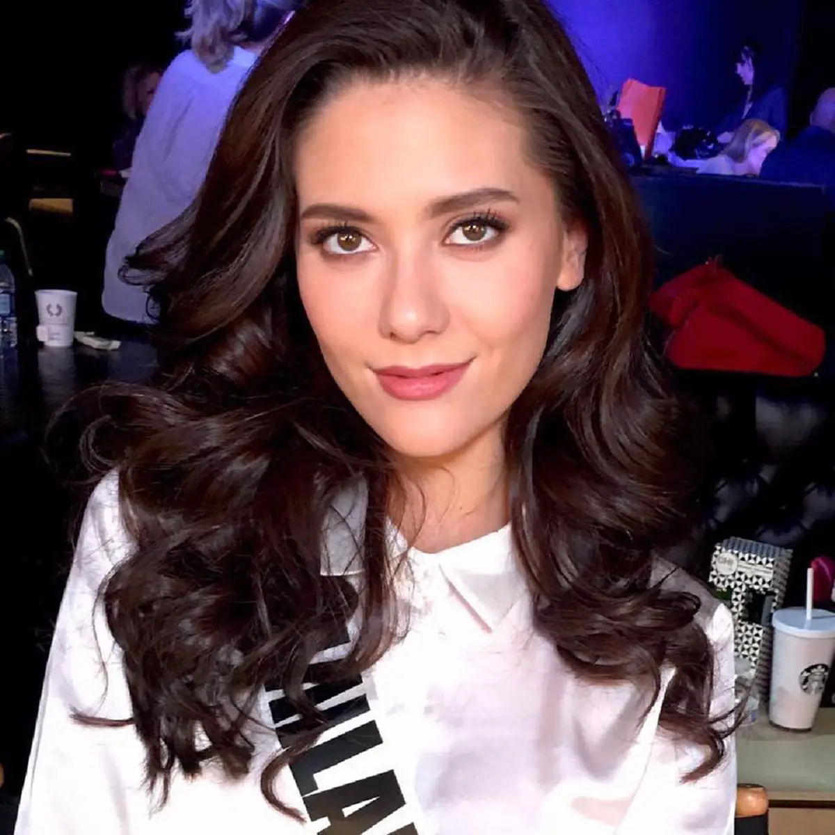 ตื่นเต้นมาก!!! นาทีสำคัญ กองประกวดเลือก "มารีญา" ซ้อมจับมือ 2 คนสุดท้าย ชิงมงกุฎมิสยูนิเวิร์ส ถึงเวลาแล้วที่โลกได้ประจักษ์!!! (มีคลิป)