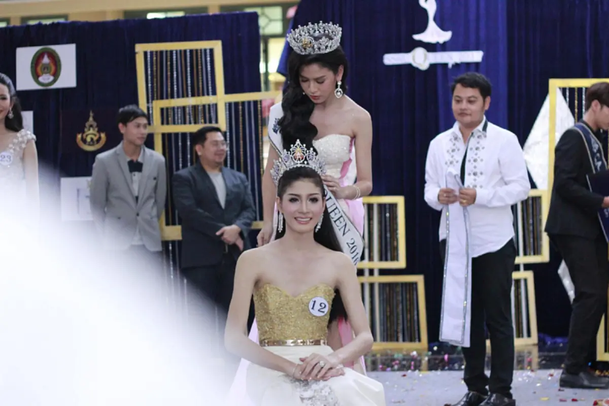 #น้ำตาท่วมกลางเวที!! “น้องตาล อภัสรา หมื่นน้อย” ผู้คว้ามงกุฏ “SSRU QUEEN 2017” คนล่าสุด ของการประกวดเพศทางเลือก !! (ชมภาพ)