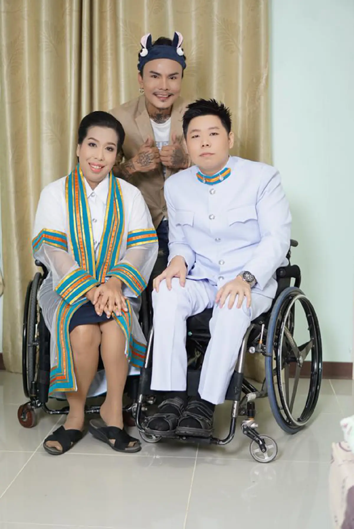 กราบหัวใจเขาและเธอ!!วันสำคัญ2ชีวิตพิการร่างกาย สู้ทุกอุปสรรค ก่อเกิดเป็นความรัก..ความสำเร็จการศึกษา #ขอบคุณนางฟ้าซาลอน เติมเต็มความสุข!?