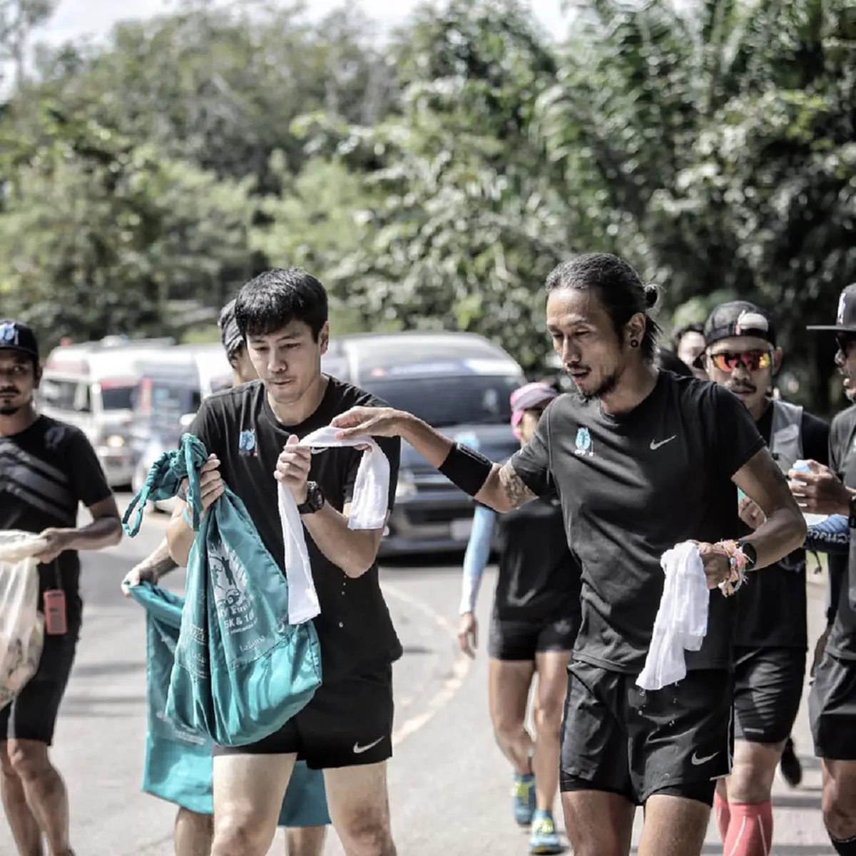 สาวๆกรี๊ดลั่น!! โดม ปกรณ์ ลัม ร่วมวิ่งกับ ตูน บอดี้สแลม เพื่อช่วยหาเงินบริจาคในโครงก้าวคนละก้าว เพื่อ 11 โรงพยาบาลทั่วประเทศ