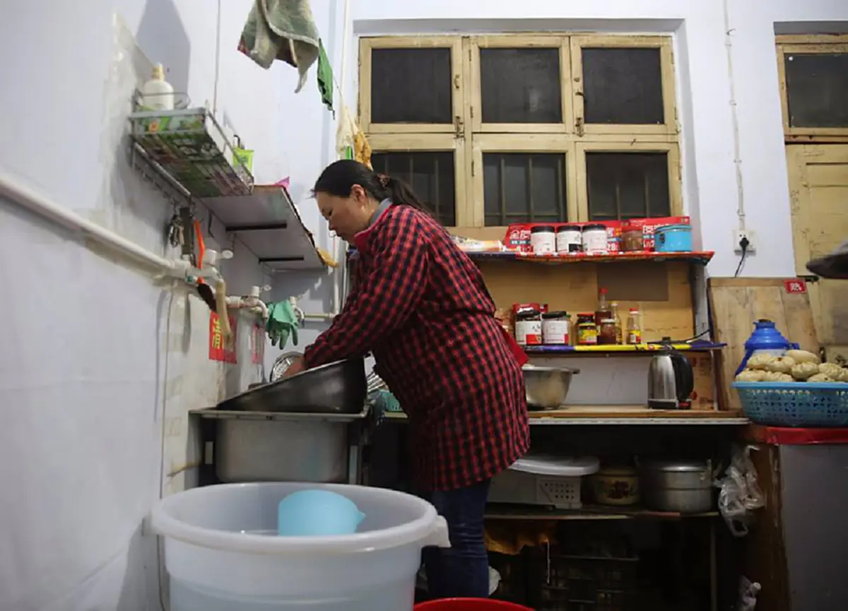 หัวใจนางฟ้า! หญิงใจบุญ ทำอาหารเช้าแจกฟรีให้คนแก่ คนกวาดถนนและคนพิการฟรีๆ โดยที่ไม่คิดค่าใช้จ่ายใดๆทั้งสิ้น