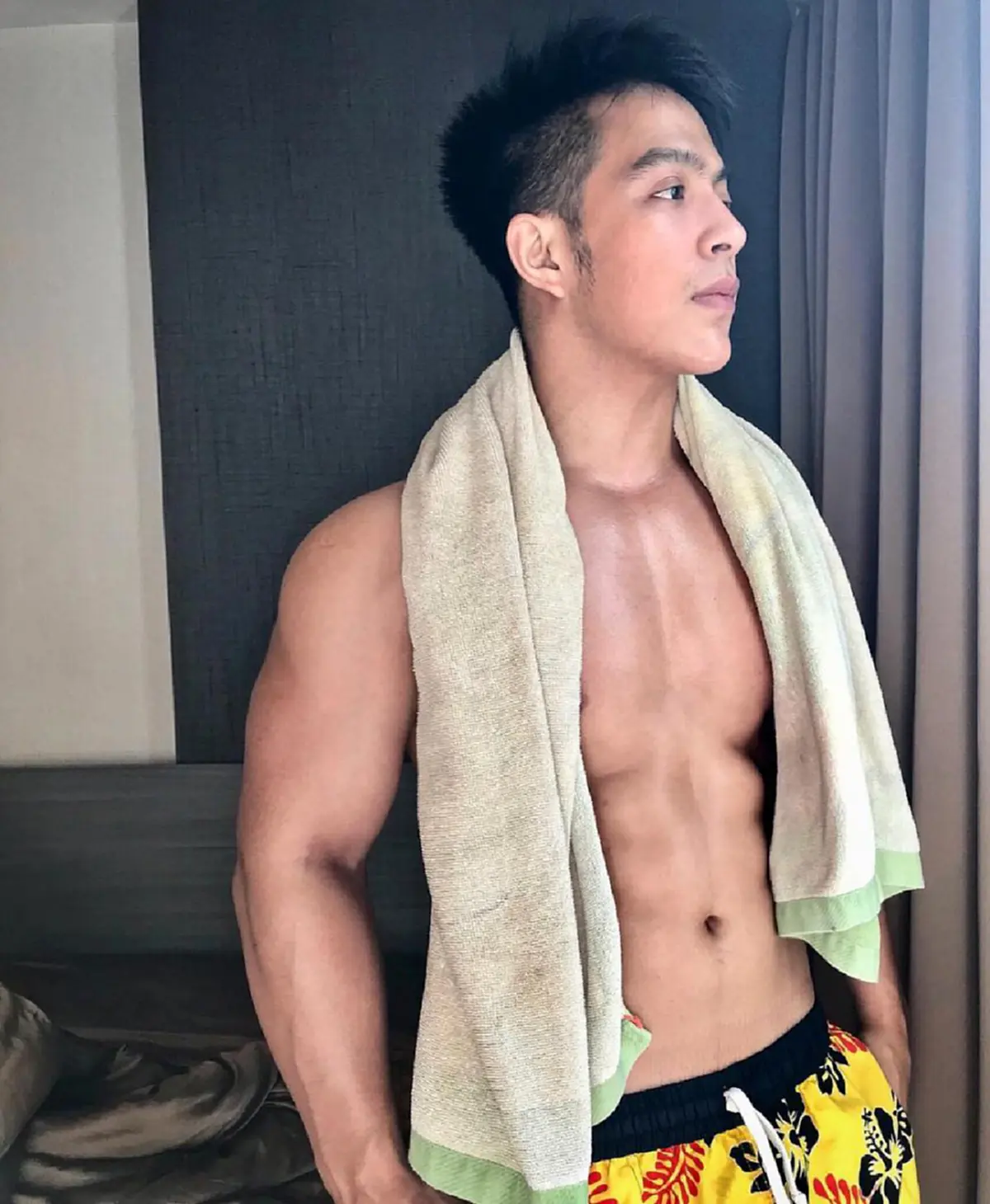 #ฮือฮาทั้งโซเชียล!! เปิดวาร์ป "คุณหมอสุดหล่อ" อวดหุ่นล่ำๆ น่ากินฟินสุดๆ งานดีเป๊ะเวอร์ ขยี้ตาแทบพัง !! (ชมภาพ)