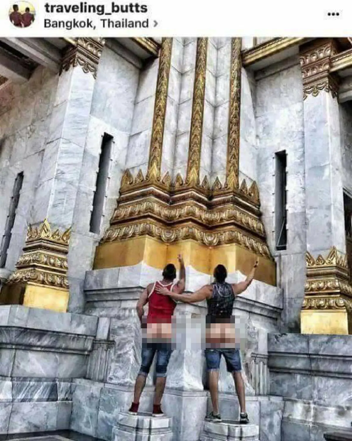 ไล่ออกนอกประเทศ! 2 ฝรั่งเที่ยววัดไทย เที่ยวถ่ายรูปเปิด "ก้น" เสื่อมจนชาวเน็ตรับไม่ได้