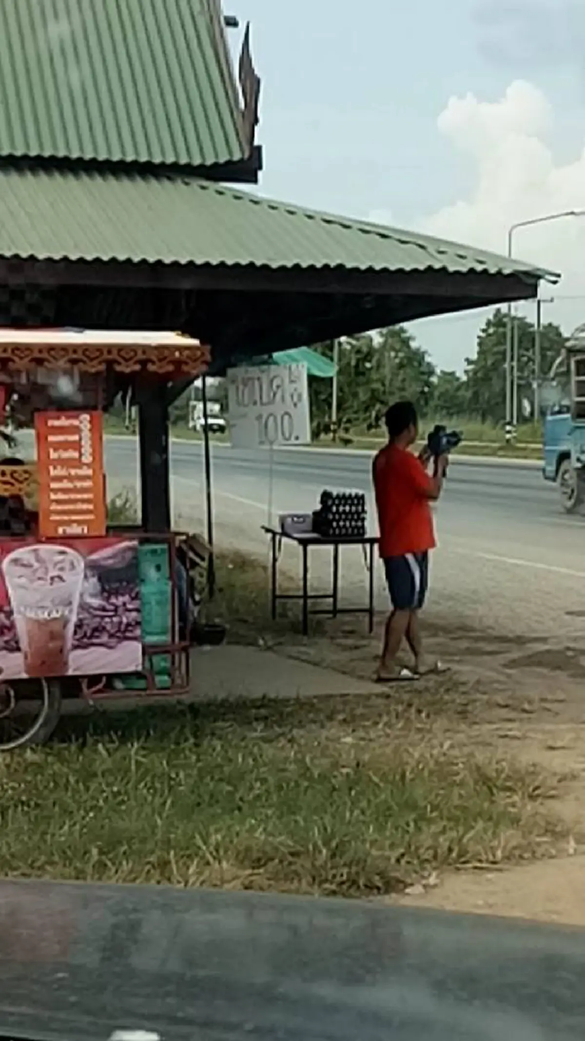 เคยรู้ไหม...ประเทศไทยก็มี "สายลับ" !!! โซเชียลฮาลั่น...ตรวจจับความเร็ว ต้องปลอมตัวกันขนาดนี้เลยหรอ !?! #มีคลิป