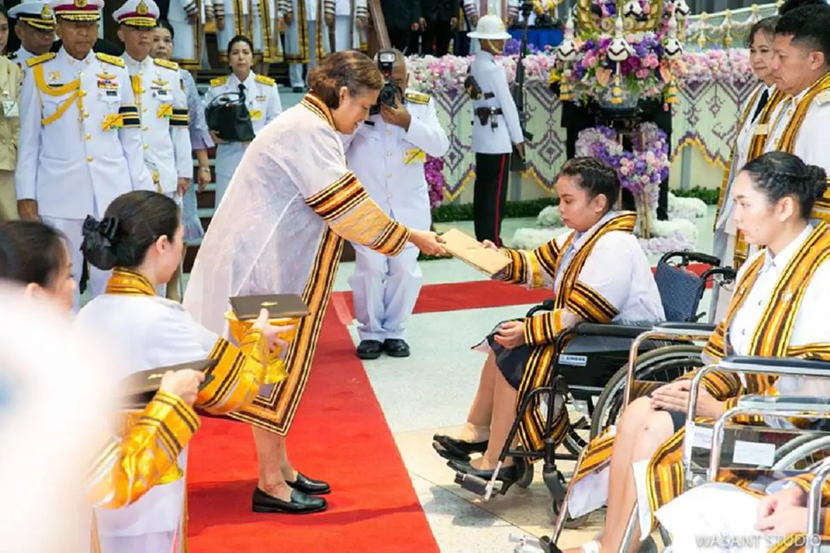 “ ไม่ควรตั้งเป้าหมายที่สูงเกินศักยภาพตัวเอง”  หลักคิดพระราชทานจากสมเด็จพระเทพฯ  บัณฑิตได้ประโยชน์คนไทยได้ข้อคิดเป็นแนวทางพัฒนาตัวเอง
