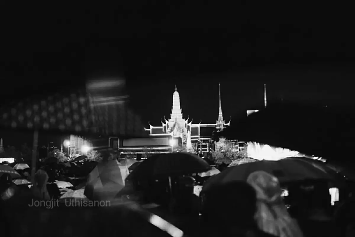 "ใกล้ตุลา...มาบรรจบวันครบรอบ....รำลึกถึงหัวใจแทบสลาย"  ย้อนประมวลภาพเหตุการณ์ ในหลวงรัชกาลที่9 เสด็จสู่สวรรคาลัย