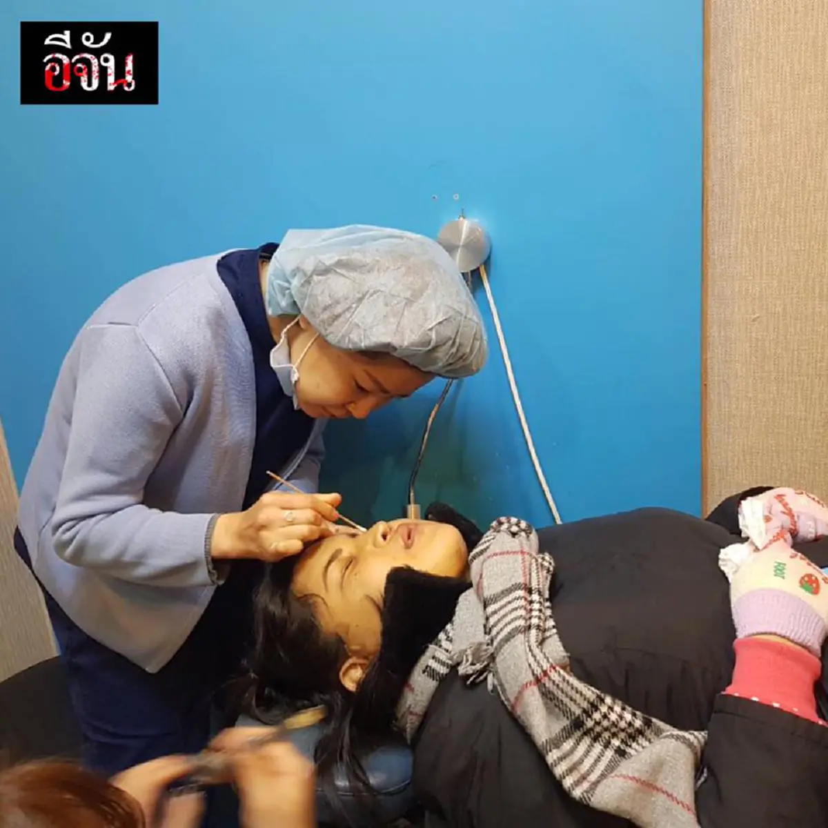 แค่จมูกยังสวย!! เผยภาพหลังถอดผ้าพันหน้า " น้องจูน " เหยื่อแฟนโหด! ชาวเน็ตต่างแห่คอมเม้นส์ชมเพียบ !!