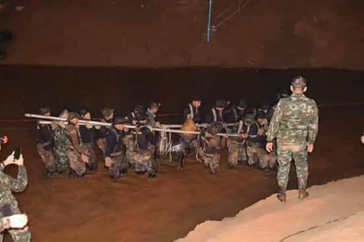 อย่ามโน!! "พระมหาไพรวัลย์" เตือนสติผู้เสพข่าว "13 ชีวิตติดถ้ำหลวง" อย่าหลงเชื่อเรื่องลี้ลับงมงายให้มาก ถ้าจะมีใครสักคนเป็นฮีโร่ คือจนท.