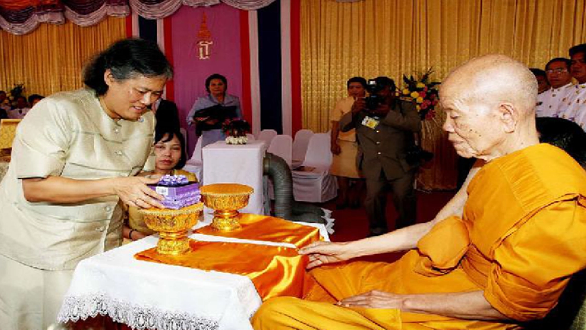 "ทำไมหลวงพ่อไม่พูดกับหนูล่ะคะ" พระเทพทรงตรัสถามหลวงพ่อคูณ แต่คำตอบที่ทรงได้รับ ข้าราชการทุกคนต้องหนาว?#หลวงพ่อคูณ