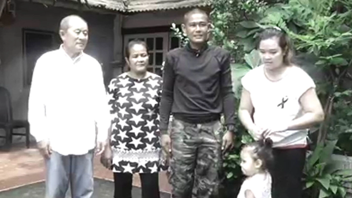 ด้วยรักและภักดี!... เปิดใจ พลทหารยุทธนา อาจจำนงค์ หนึ่งในพลแบกหามเสลี่ยง ในริ้วขบวนฯ “เวลาเหนื่อยจะนึกถึงแต่พระองค์ท่าน”