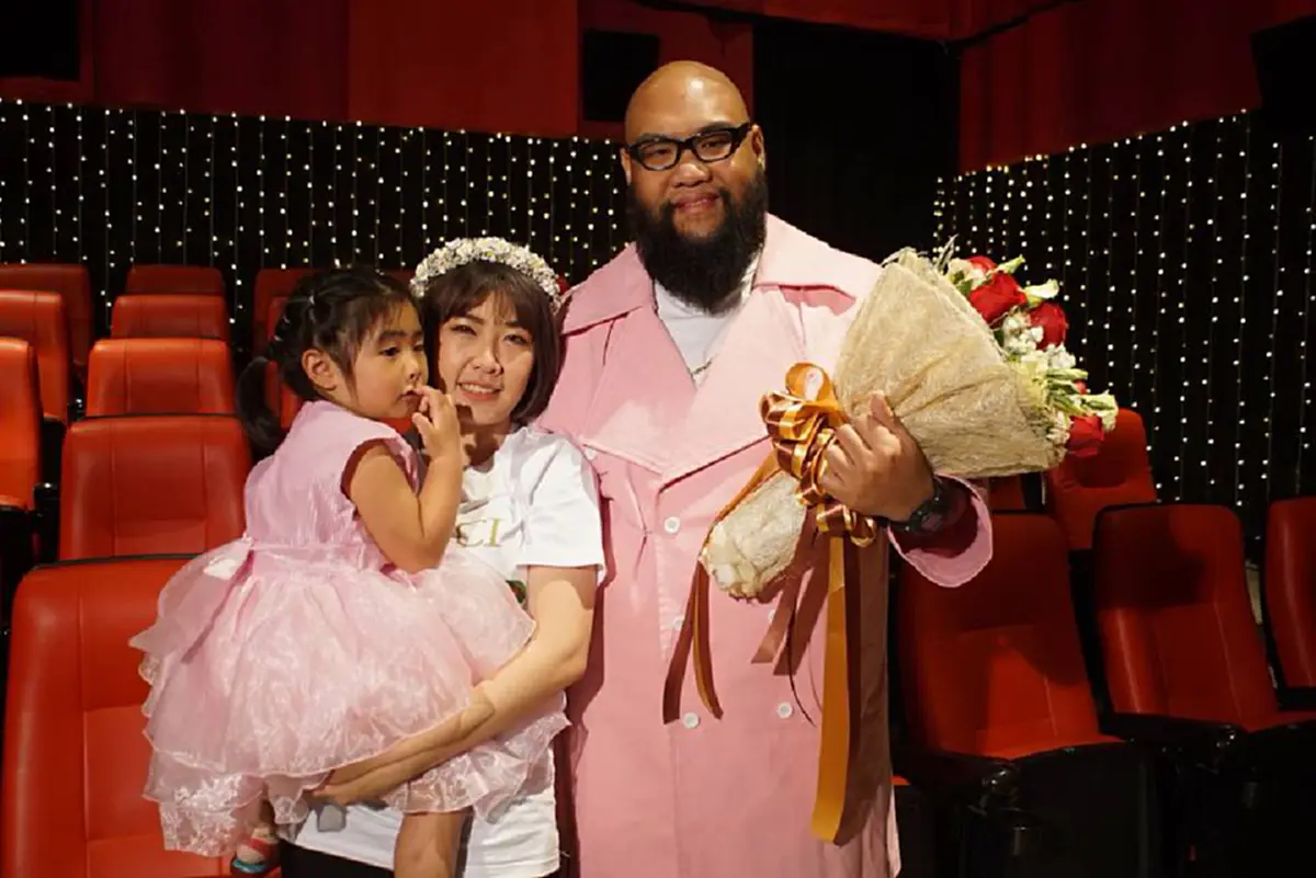 ความน่ารักไม่มีที่สิ้นสุด!! ความฮาบังเกิดเมื่อ "พ่อกอล์ฟ - แม่เบลล์" ให้ "น้องชูใจ" สวัสดีปีใหม่คุณย่า #น่าเอ็นดูเบอร์แรง