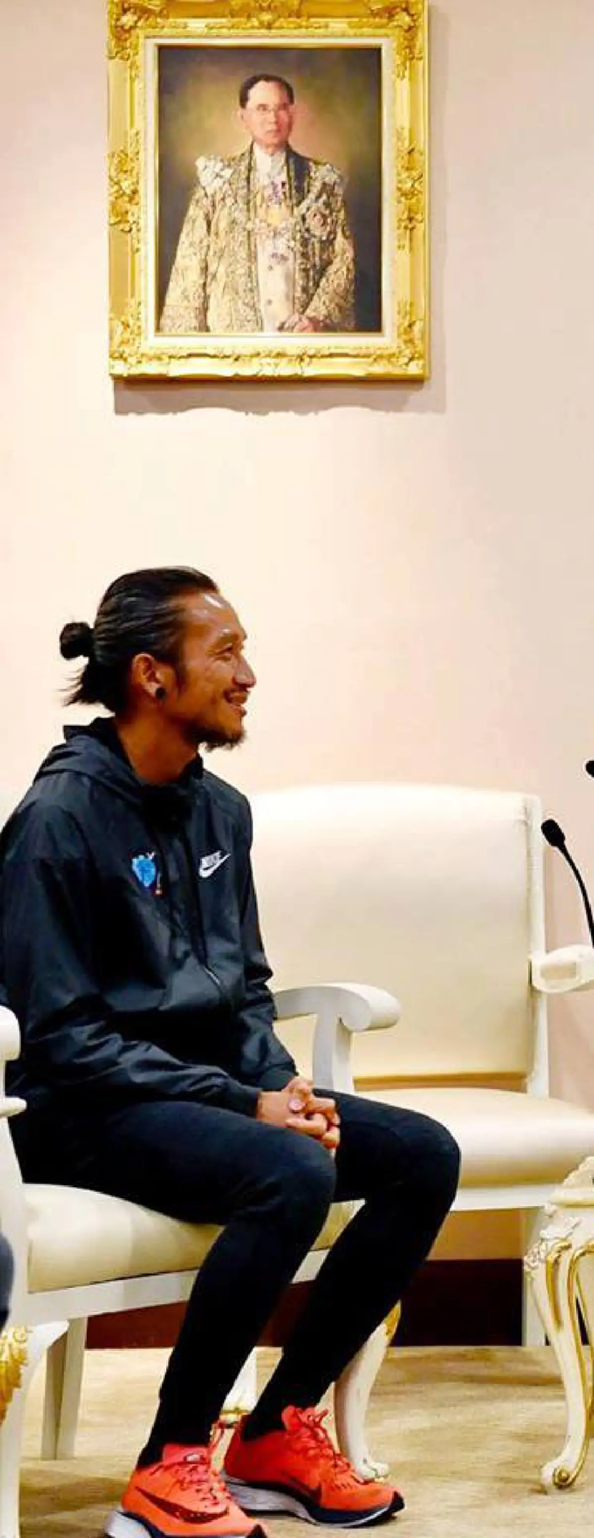 ขอชื่นชมกับความตั้งใจ!! เด็กหญิงวัย 11 ขวบ ออกวิ่งหาเงินมอบให้พี่ตูน วันเดียว ได้กว่า 3 แสนบาท  น้องเผย มี “พี่ตูน” ไปไอดอล