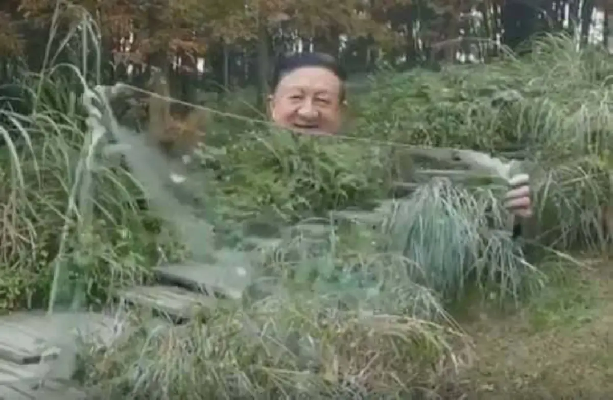 เหมือนหลุดมาจากในหนัง!! นวัตกรรมสุดล้ำ "ผ้าคลุมล่องหน" ชาวเน็ตสงสัย.. แท้จริงแล้วมีจริงหรือตัดต่อ ??!!! (ชมคลิป)