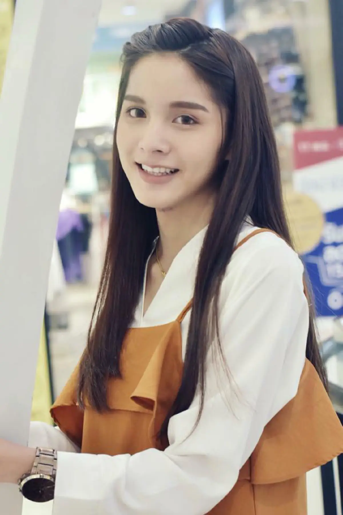 #จ้องกันตาไม่กระพริบ!! นึกว่า "ดาราสาว" ที่ไหน แต่งตัวลุคสุดแพง "ไปเกณฑ์ทหาร" ทำหน่วยท่ามะกาแทบแตก ตะลึงกันทั้งกองร้อย !! (มีภาพ)