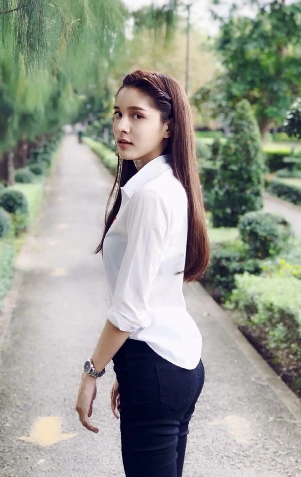 #จ้องกันตาไม่กระพริบ!! นึกว่า "ดาราสาว" ที่ไหน แต่งตัวลุคสุดแพง "ไปเกณฑ์ทหาร" ทำหน่วยท่ามะกาแทบแตก ตะลึงกันทั้งกองร้อย !! (มีภาพ)