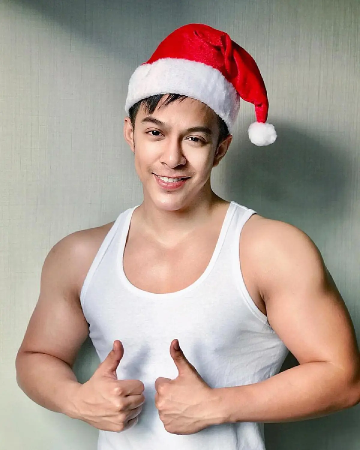 #ฮือฮาทั้งโซเชียล!! เปิดวาร์ป "คุณหมอสุดหล่อ" อวดหุ่นล่ำๆ น่ากินฟินสุดๆ งานดีเป๊ะเวอร์ ขยี้ตาแทบพัง !! (ชมภาพ)