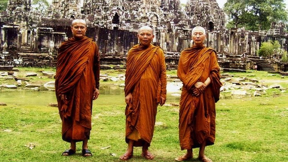 น้อมบูชาวันเกิดครบ ๘๐ปี หลวงปู่กวง โกสโล พระอริยสงฆ์ผู้มีบารมีธรรมดุจแสงสว่าง ออกธุดงควัตรโดยไม่เคยนั่งรถ