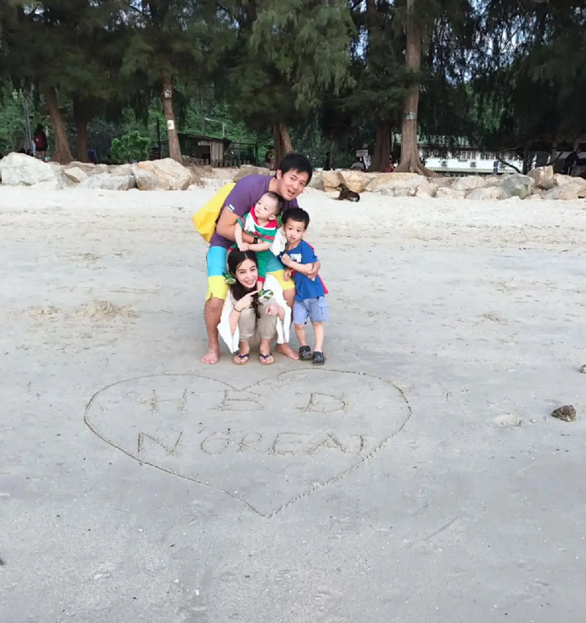 เปิดภาพล่าสุด !! นางเอกดัง "เจน ชมพูนุช" เคยรับบท "เกอร์" ในภาพยนตร์ "ปอบหวีดสยอง" ปัจจุบันลูก 2 แล้ว แต่ความเซ็กซี่ไม่เคยเปลี่ยนแปลง !!