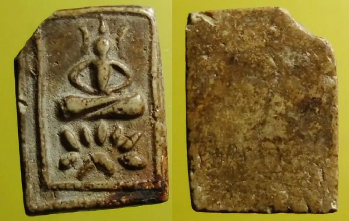 สองเกจิดังอยุธยา..หยอกล้อกันเล่นด้วยพลังอำนาจจิต..เรือ "หลวงพ่อปั้น"พายไม่ไป..จึงตอบโต้ด้วยการไม่ให้ "หลวงพ่อสุ่น"ตำหมากได้..