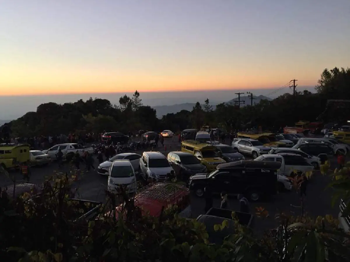 หนาวจับใจ!!  ชาวเน็ตแห่โพสต์รูปอุณหภูมิ พร้อมบรรยายความรู้สึก ขณะที่ยอดดอยอินทนนท์ ยังเย็นยะเยือก นักท่องเที่ยวแห่สัมผัสอากาศหนาวกันอย่าง