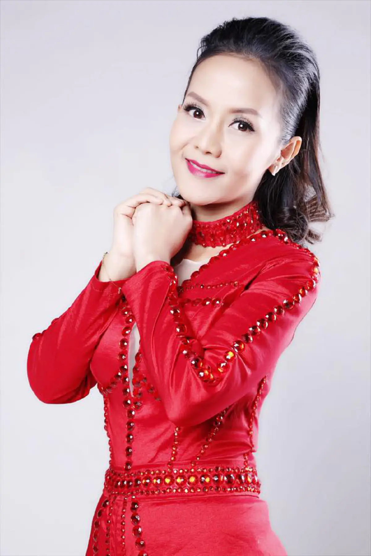 ยังจำเธอได้ไหม!! เปิดภาพปัจจุบัน "แก้ว มณีทรัพย์" เจ้าของเสียงเพลง "อีแก้ว...ปิ้งไก่" ที่เคยโด่งดังเมื่อ 10 ปีก่อน เปลี่ยนไปมากแทบจำไม่ได้ ?