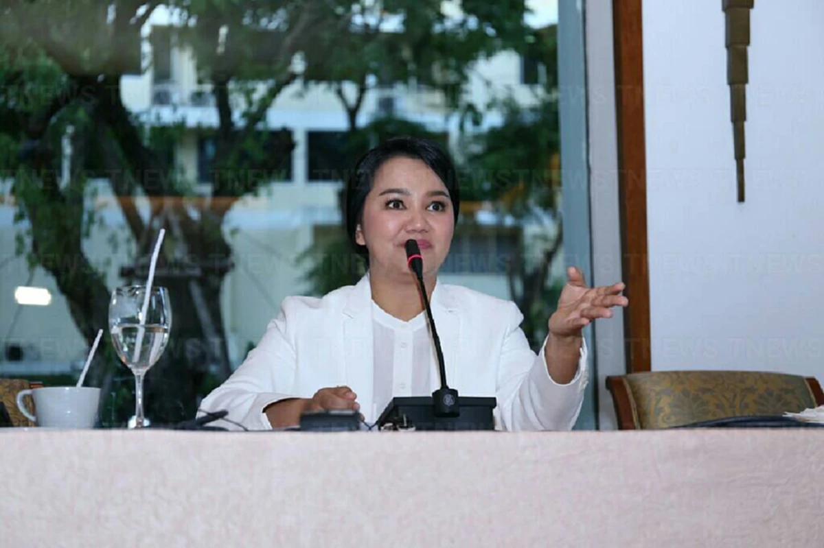 ครูอ้อย แถลง