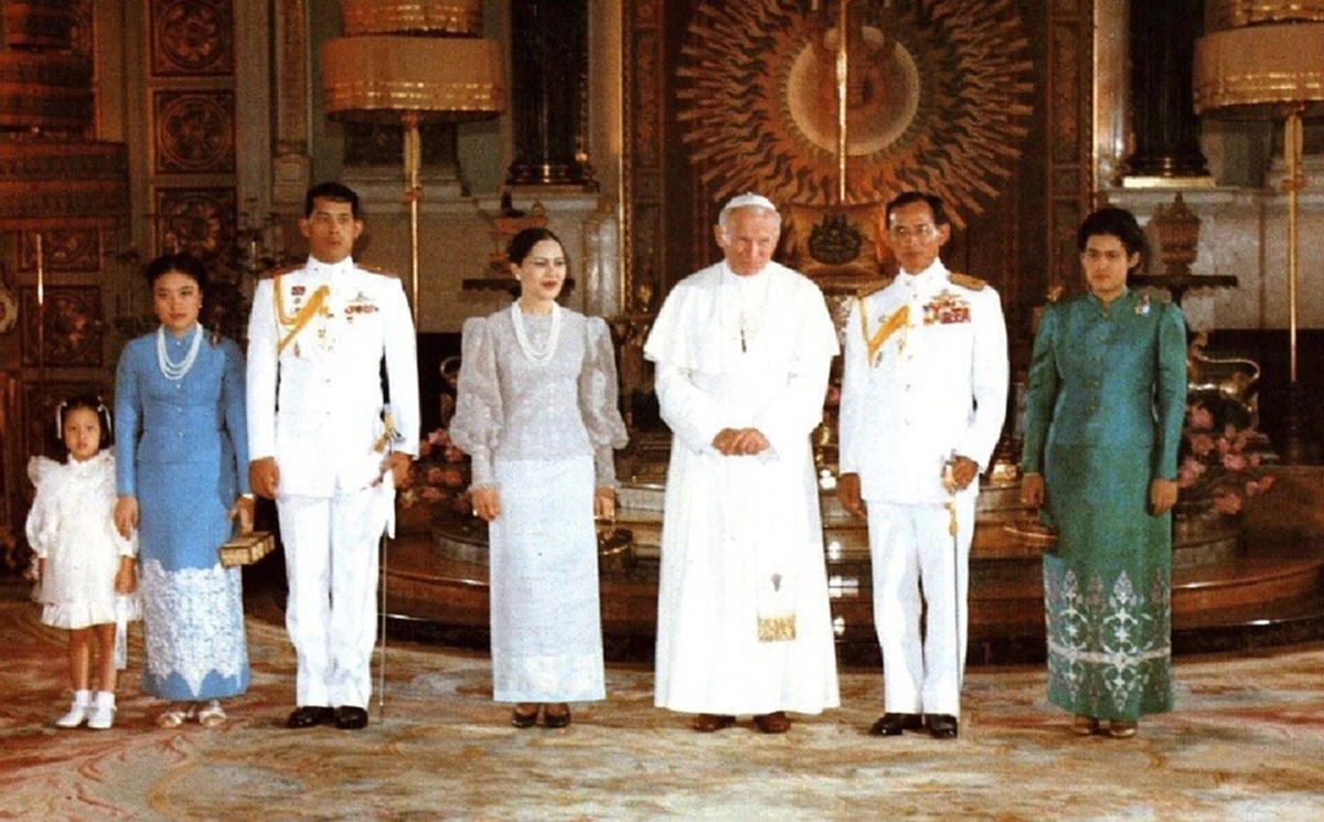 “พ่อของแผ่นดิน”.....พระราชาผู้ทรงงานเพื่อคนไทย 70 ล้านคนยากที่ใครจะเสมอเหมือน  ประยุทธ์ยกพระราชกรณียกิจสำคัญอันยิ่งใหญ่ตลอดรัชสมัย