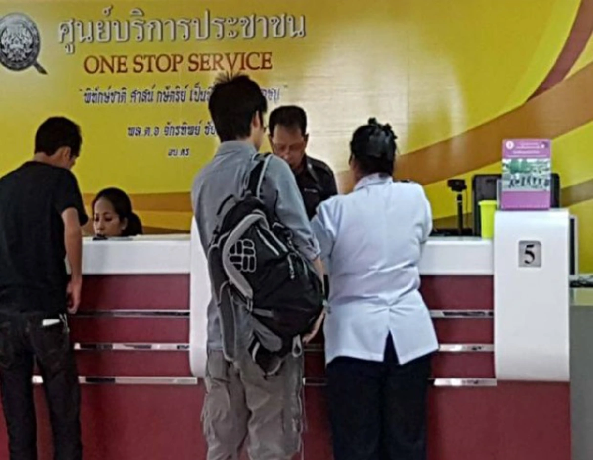 ความดีมีค่ามากกว่าขนม!! ขสมก.มอบโล่พนง.รถเมล์เก็บกระเป๋าเงิน 1 ล้านได้ขนม 2 ห่อตอบแทน เจ้าตัวเปิดปากเล่า...ช่วยด้วยใจที่ยึดความซื่อสัตย์!?!