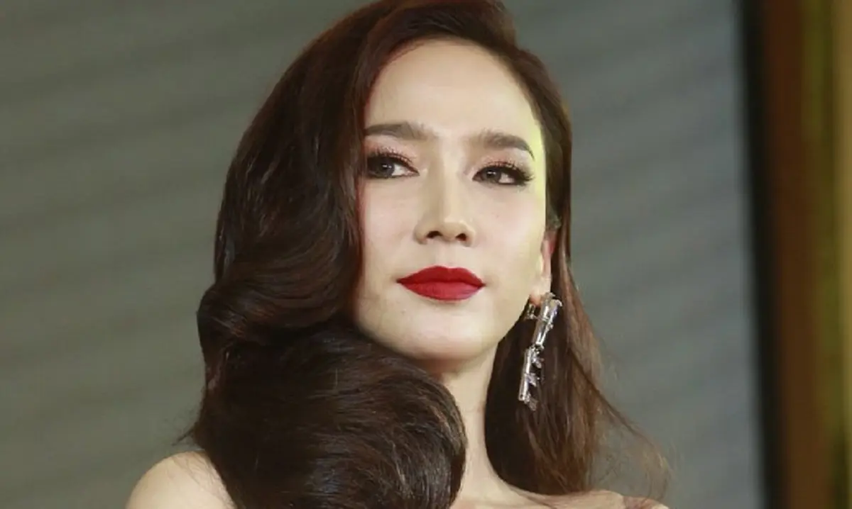 ลึกสุดใจ!!! ฟังชัดๆจากปาก "อั้ม " เรื่องจริงที่หลายคนไม่เคยรู้ ชีวิตมีพร้อมทุกอย่าง แต่เหลืออย่างเดียวที่ทำให้ท้อ ถึงขนาดบอกว่ามันเกินเอื้อม