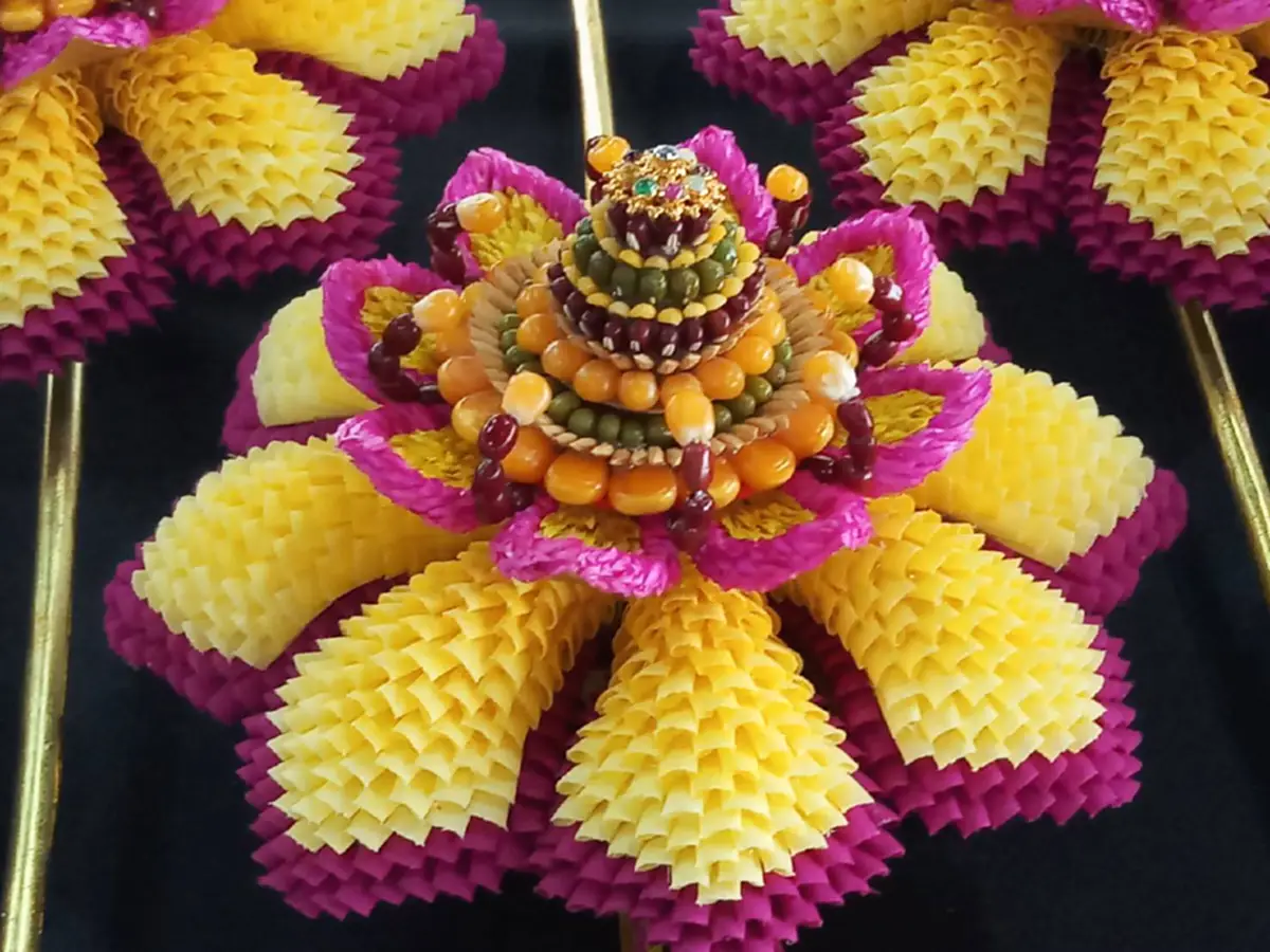 เหตุใดจึงเลือกใช้ดอกปาริชาตในการประดับพระจิตกาธานในพระราชพิธีถวายพระเพลิงพระบรมศพในหลวง รัชกาลที่ ๙