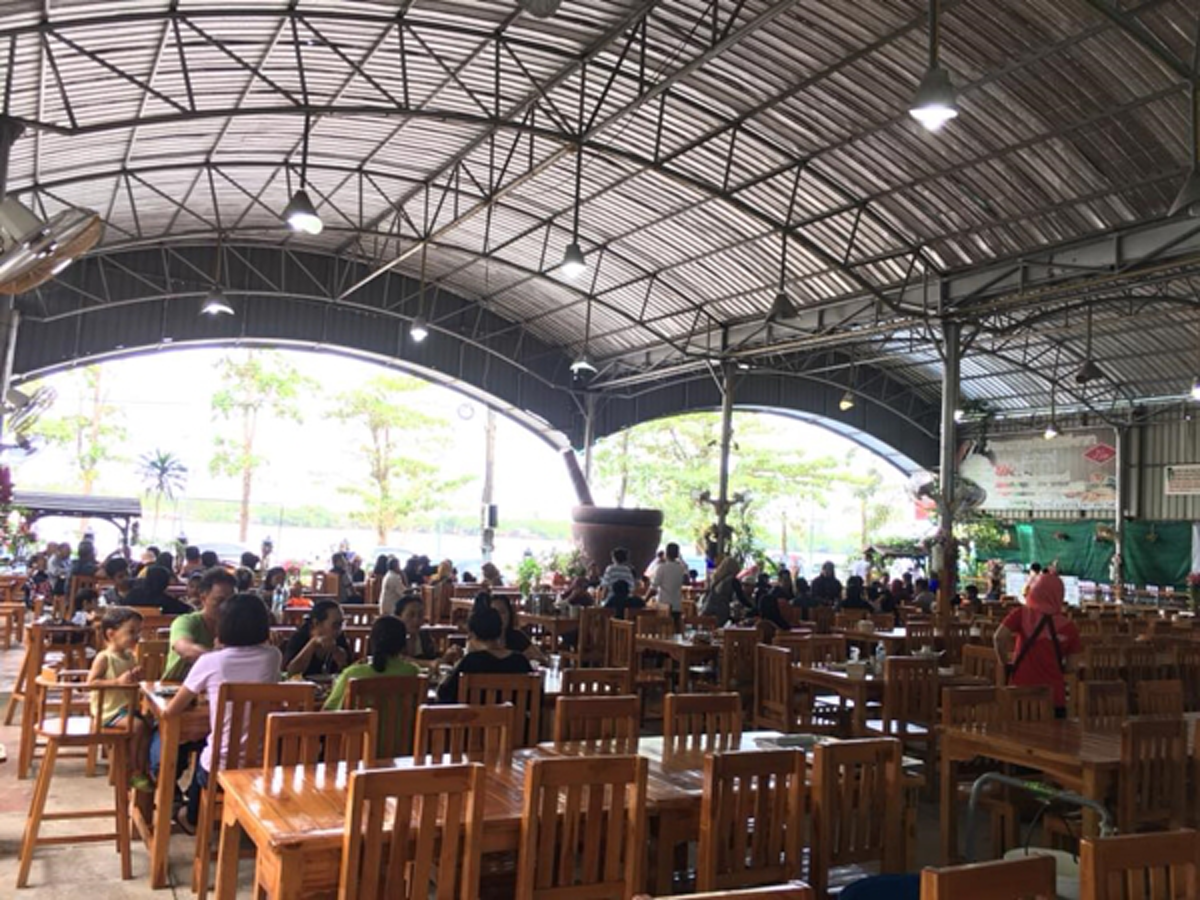 เห็นราคาชาวประชาร้อง...ซี๊ดดด !!! ส้มตำแพงที่สุดในประเทศไทย !!! เจ้าของร้านแจง...ไม่แพงไปสำหรับจังหวัดที่ค่าครองชีพสูง